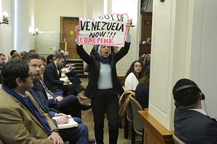 Woman Interrupts OAS Session, Accusing US of Imperialism