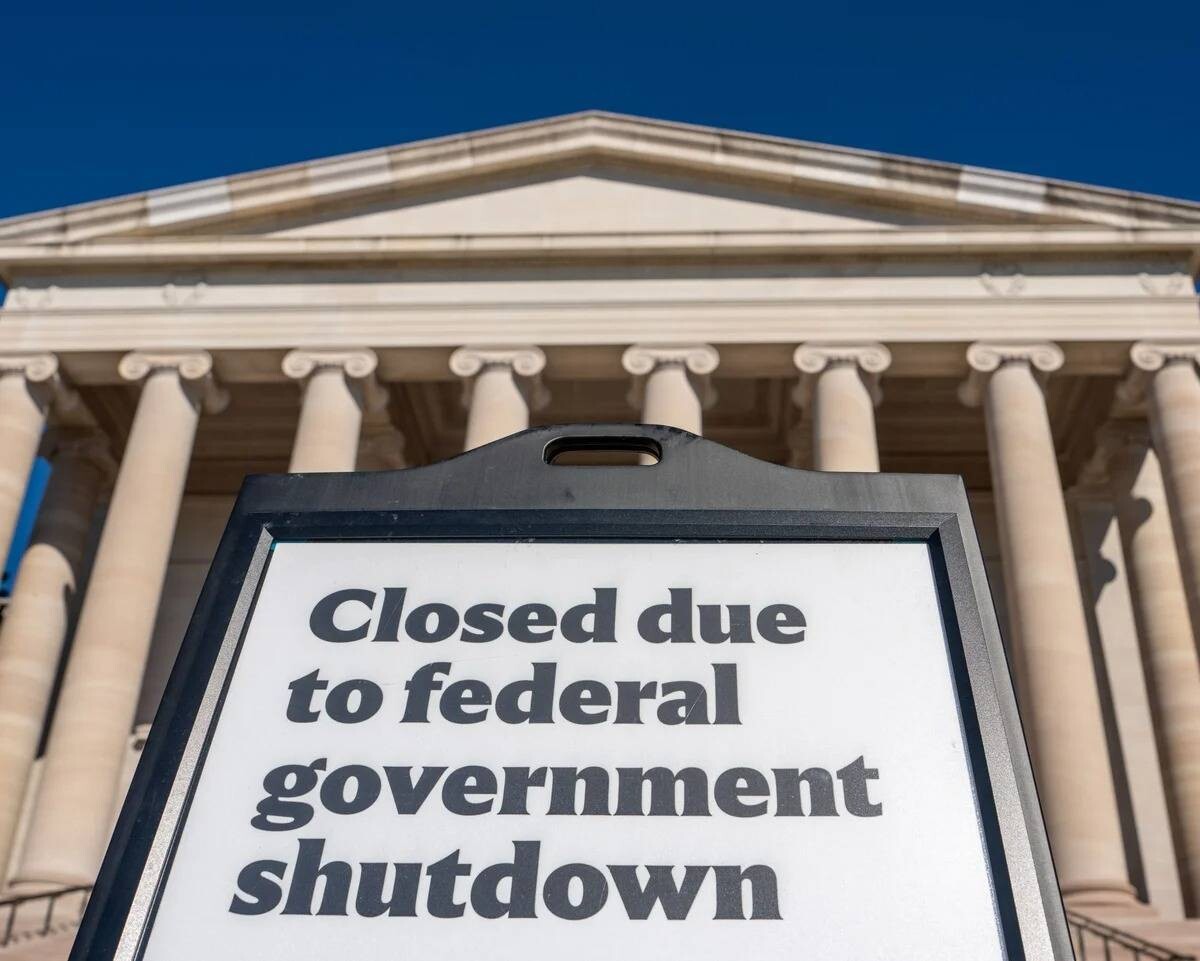 Сенат США принял закон о возобновлении работы правительства