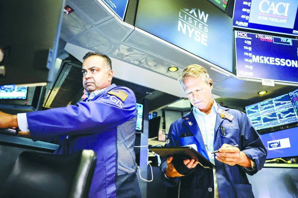 US Stocks Rise Supported by Bitcoin Gains