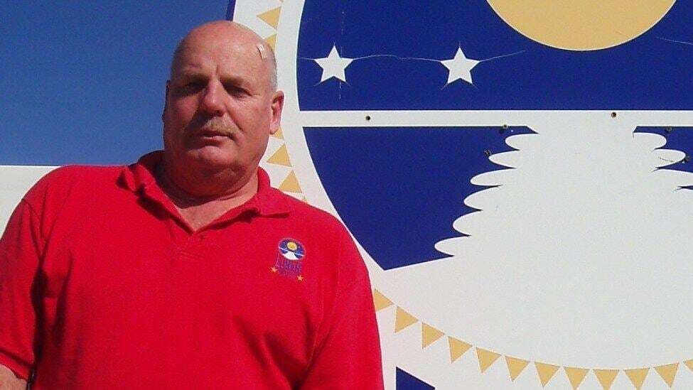 American Sells the Moon and Becomes a Millionaire