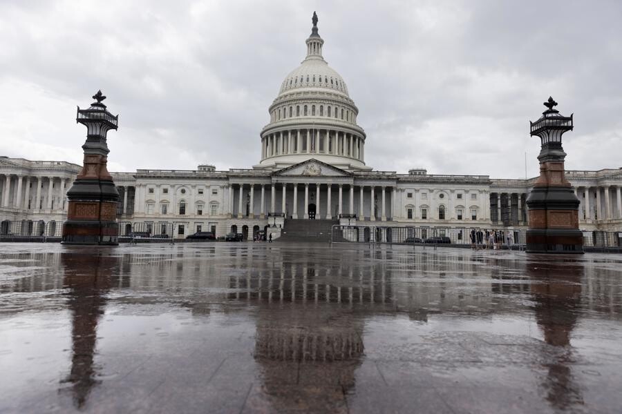 国会首次尝试推翻特朗普的否决