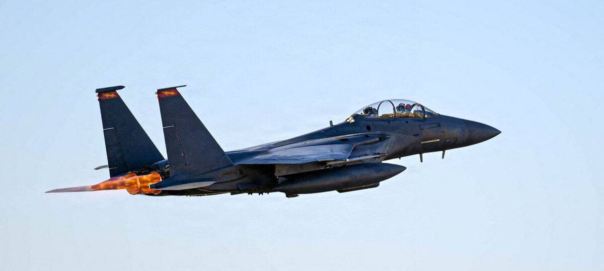 U.S. Army searches for crew member of downed fighter jet in Iran