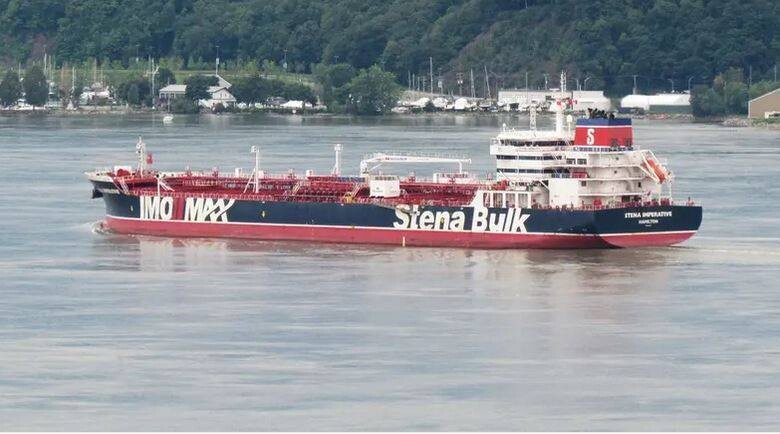 US Considers Military Protection for Tankers in Strait of Hormuz