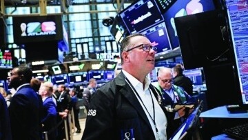US and European Stocks Fall Amid Geopolitical Tensions