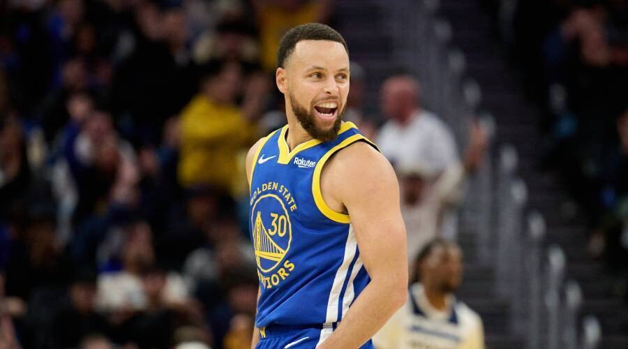 Stephen Curry Greets Fans Before Game