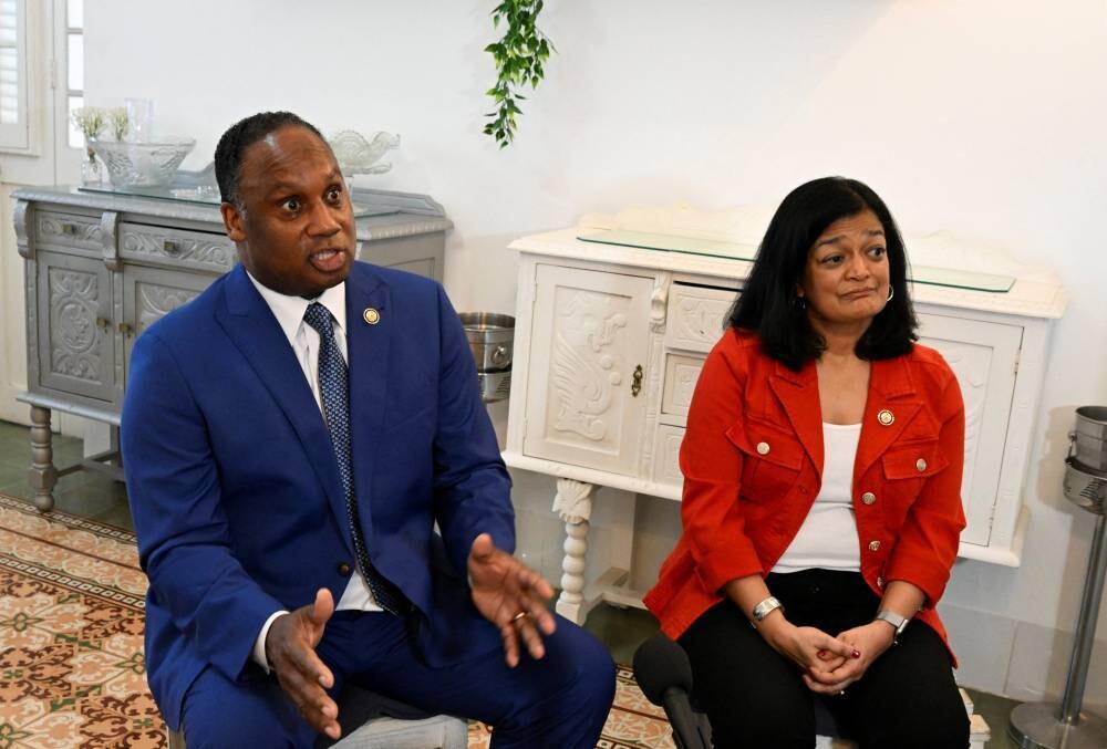 美国议员会见古巴总统