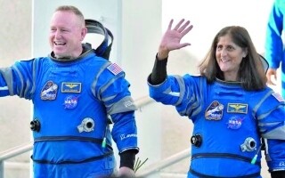 Астронавты NASA продлевают пребывание на космической станции