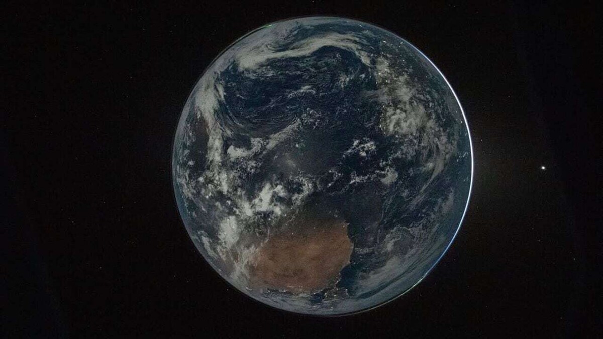 Historic Lunar Flyby: Artemis II Mission