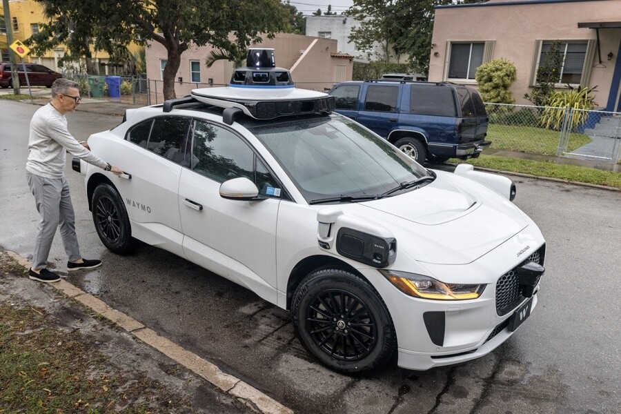 Waymo comienza a circular por Miami con taxis sin conductor
