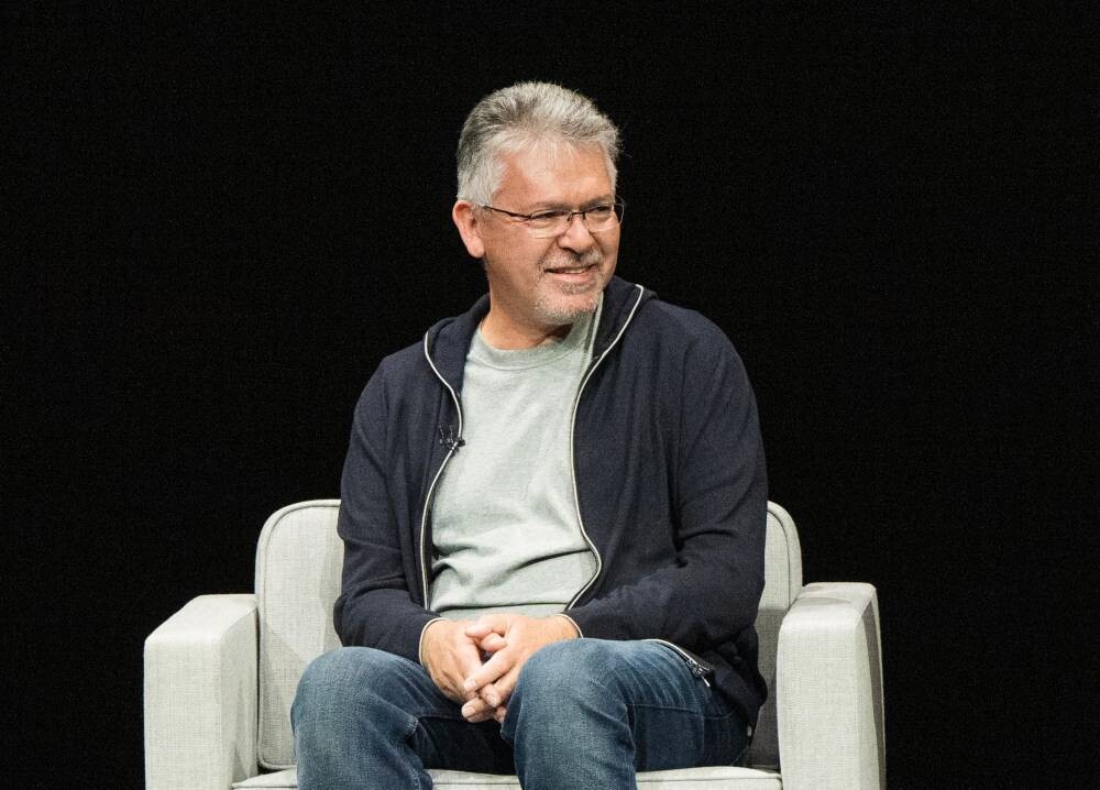 Apple's AI chief John Giannandrea steps down