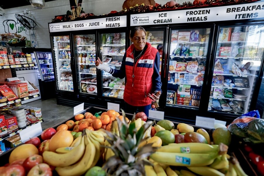 США используют экстренные средства для финансирования половины продовольственных субсидий