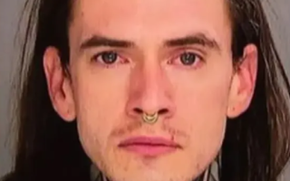 宾夕法尼亚州男子家中发现100多具骨骼后面临近500项指控