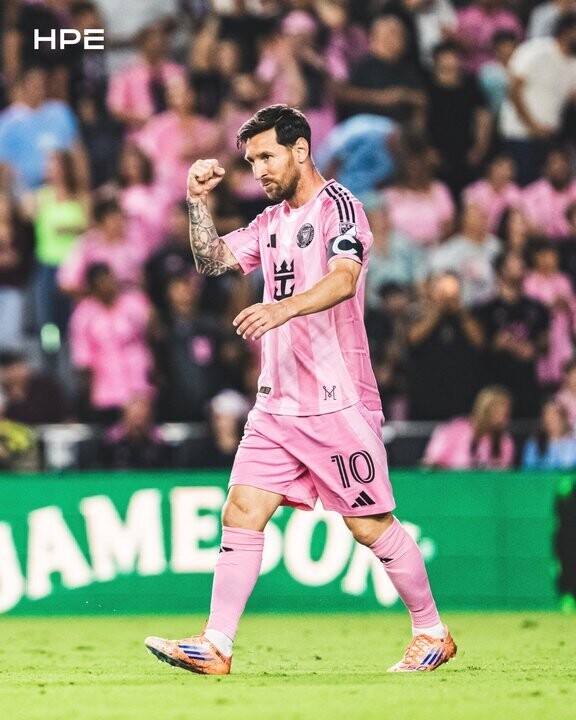 Интер Майами уверенно вышел в следующий раунд плей-офф благодаря Месси