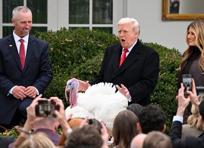 Trump Uses Turkey Pardon to Attack Democrats