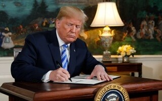 Trump firma orden para proteger los ingresos del petróleo venezolano