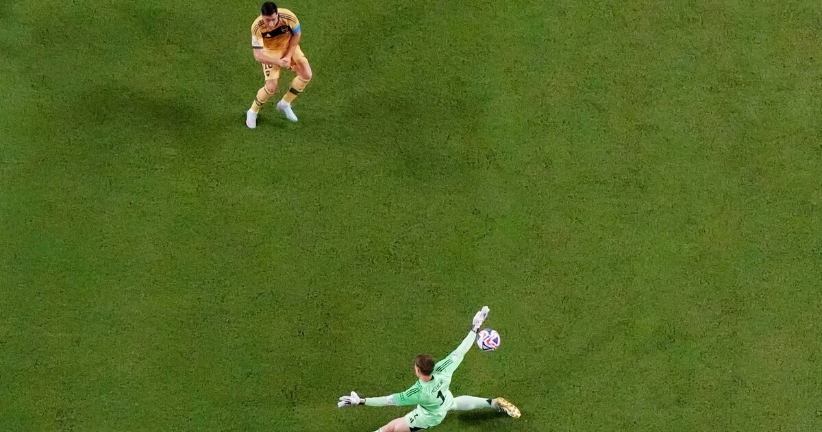 Uruguayan from Boca Scores Masterpiece Goal at Club World Cup