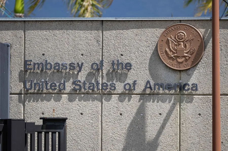 EEUU explora reabrir su embajada en Venezuela