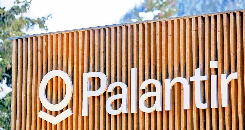 U.S. Stock Futures Fall Amid Fed Policy Uncertainty