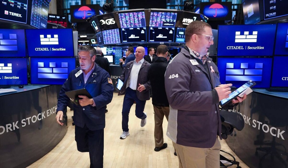 Wall Street Retreats Amid Oil Price Fears and Iran Tensions