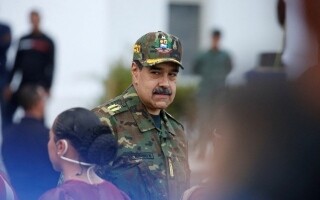 Trump Confirms Maduro Call, Military Maneuvers off Venezuelan Coast