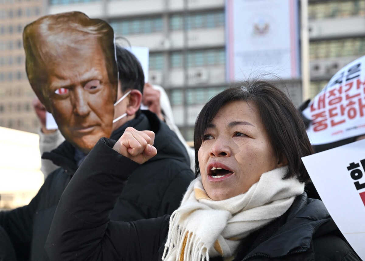 Трамп повышает тарифы на Южную Корею