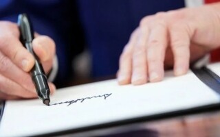 US Banknotes to Feature Trump's Signature