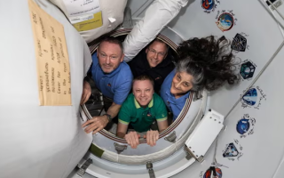 Астронавты NASA вернулись с МКС после девяти месяцев