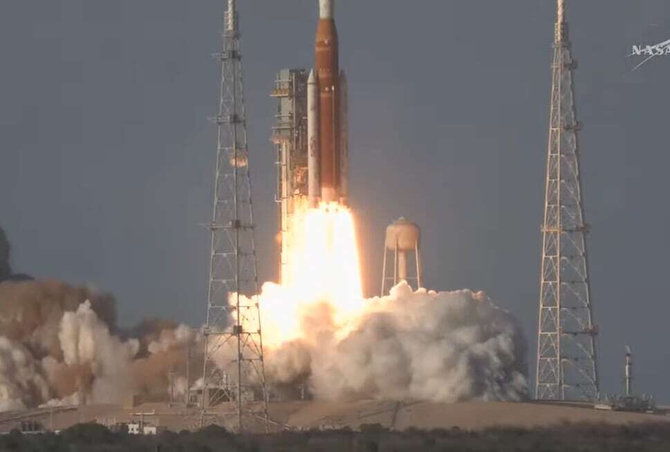 阿尔忒弥斯二号机组修复猎户座飞船厕所