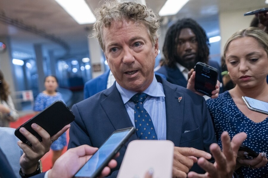 两党参议员谴责特朗普在委内瑞拉的行为违宪