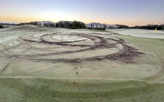 Студент из скуки уничтожил гольф-поле на $160 тыс.