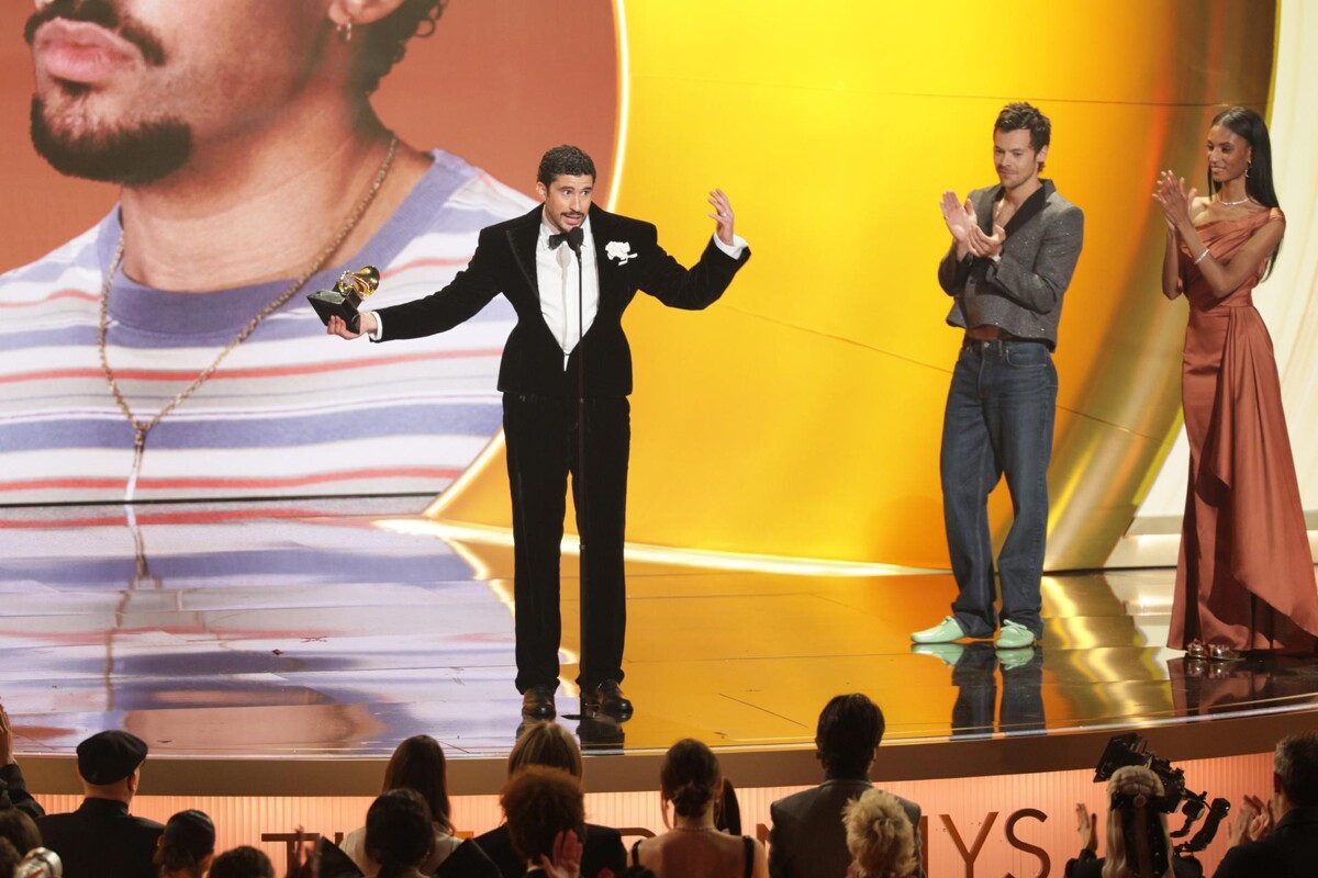 Bad Bunny hace historia con el primer álbum en español del año en los Grammy