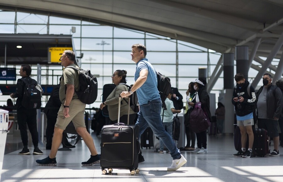 New York Airports Halt Operations Due to Government Shutdown