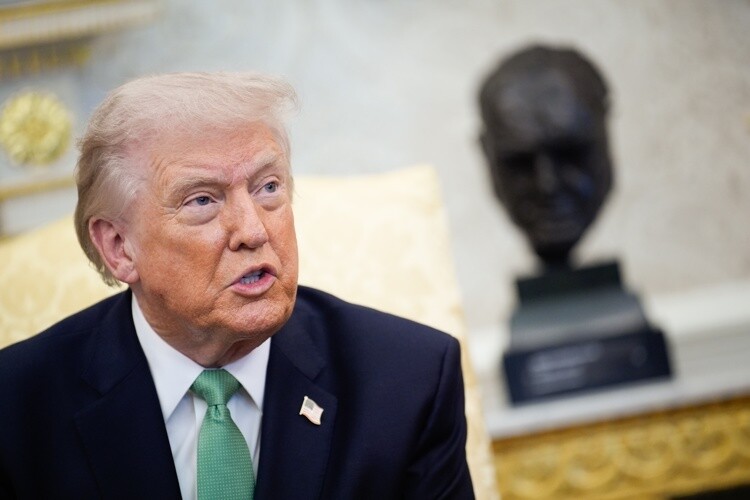 特朗普与受尊敬的伊朗政治家谈判，而非新领袖