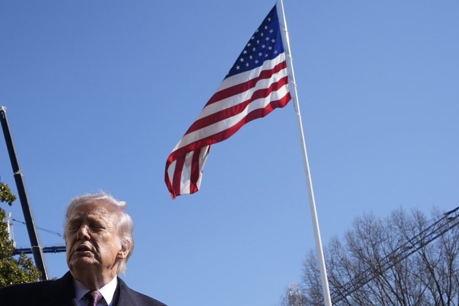 Trump: US Destroyed Nine Iranian Warships, Ready to Negotiate