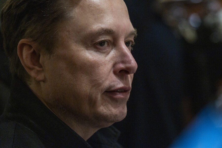 Musk offers to pay defense for Epstein victims