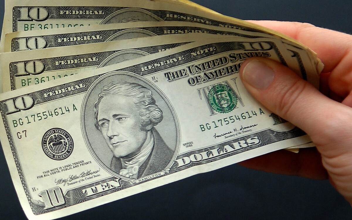 Dollar Hits Six-Week High Amid Hawkish Fed Policy