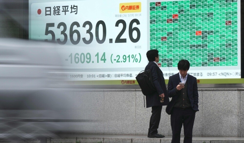 Asian Markets Fall Due to Wall Street Losses