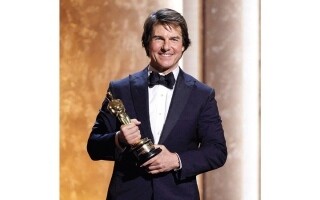 Tom Cruise Receives Honorary Oscar