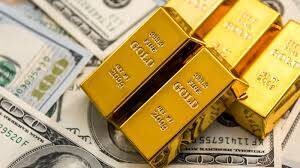 Gold Stays Above $5000 as Dollar Weakens