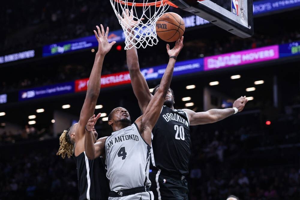 San Antonio Spurs Win 11th Straight Game in NBA