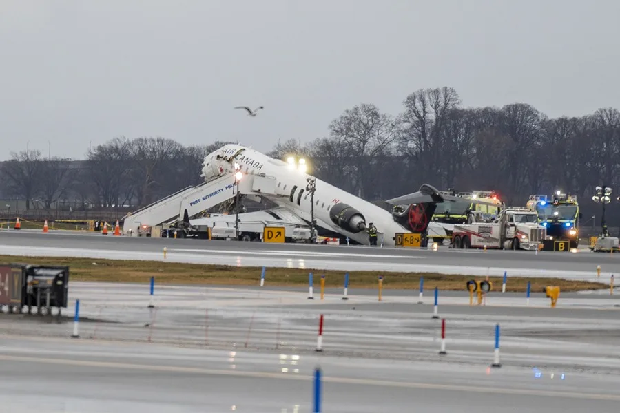 Two Pilots Killed in New York Airport Collision