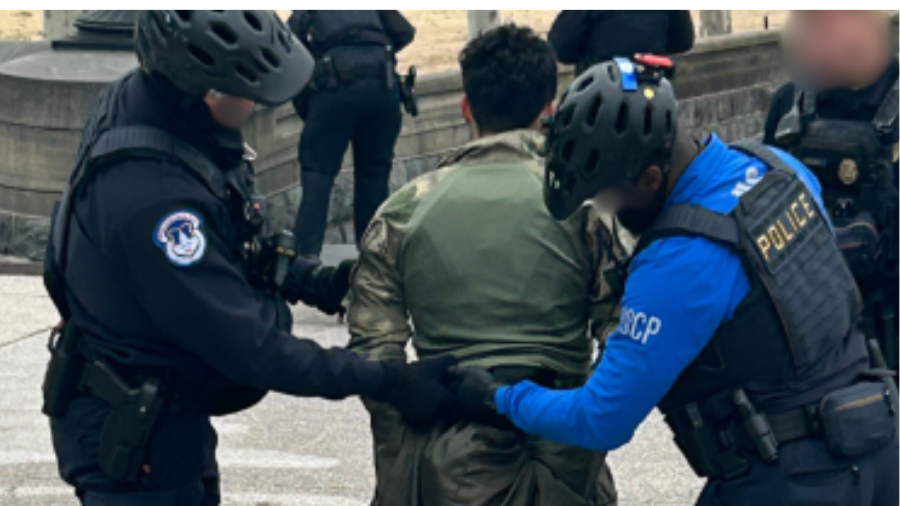 Teen with Shotgun Arrested Near Capitol in Washington