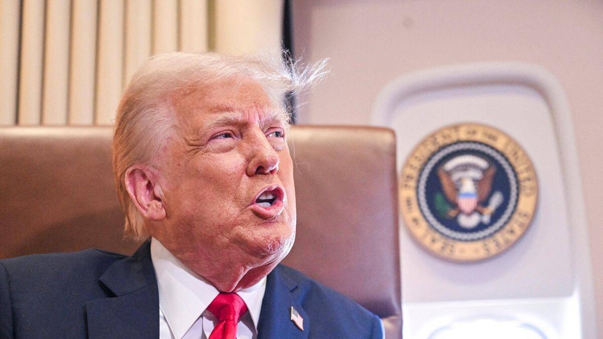 Трамп возвращается в Вашингтон на борту Air Force One