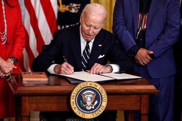 Trump's Efforts to Condemn Biden Fail
