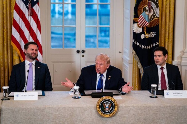 特朗普计划“温和或强硬地”收购格陵兰岛