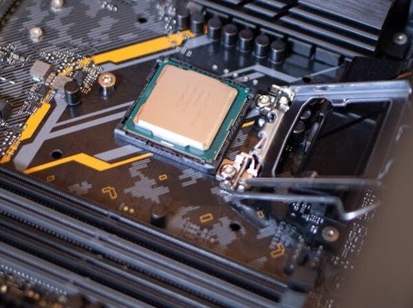 全球数据中心投资将达3万亿美元