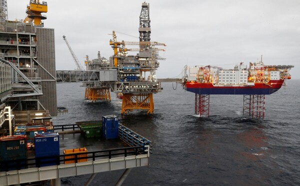 Oil Prices Fall After US Shutdown Hopes