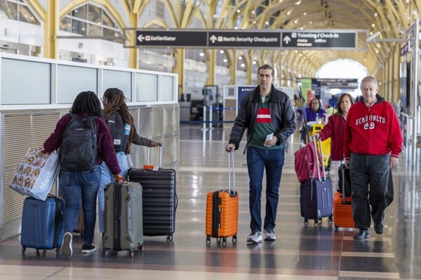 US Air Traffic Restrictions to Continue After Government Reopening