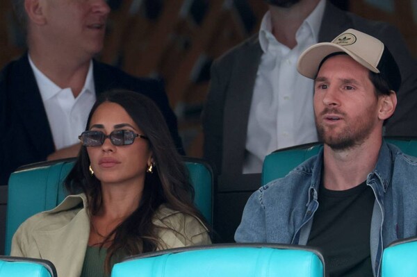 Influencer asks Messi's wife about her profession, fails to recognize her