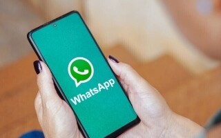 WhatsApp Tests New AI Button for Android